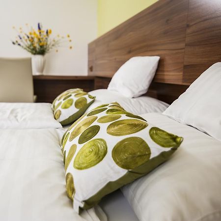 Amethysthotel Mantler Maissau Bagian luar foto
