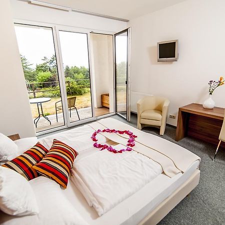 Amethysthotel Mantler Maissau Bagian luar foto