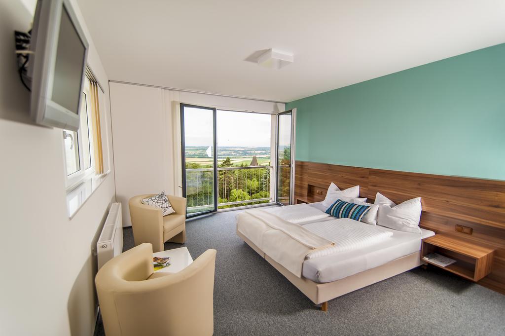 Amethysthotel Mantler Maissau Ruang foto