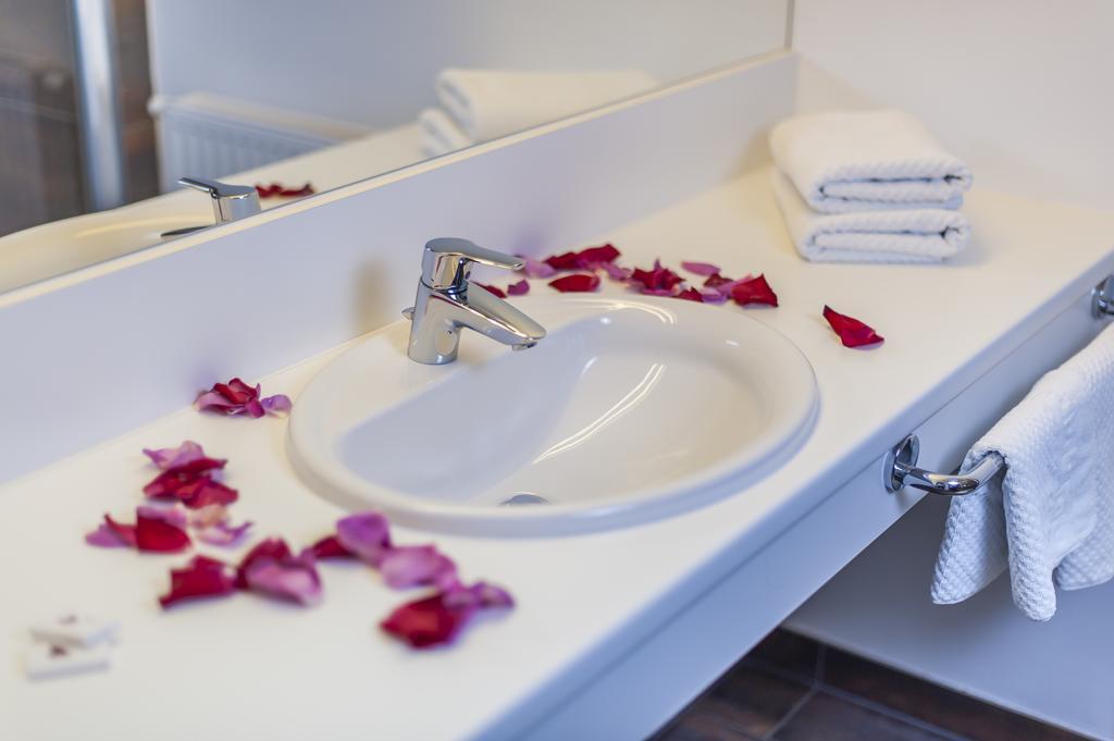 Amethysthotel Mantler Maissau Bagian luar foto
