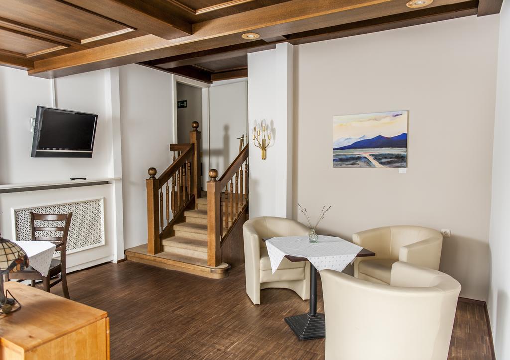 Amethysthotel Mantler Maissau Bagian luar foto