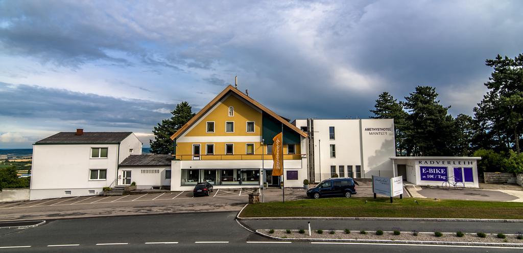 Amethysthotel Mantler Maissau Bagian luar foto