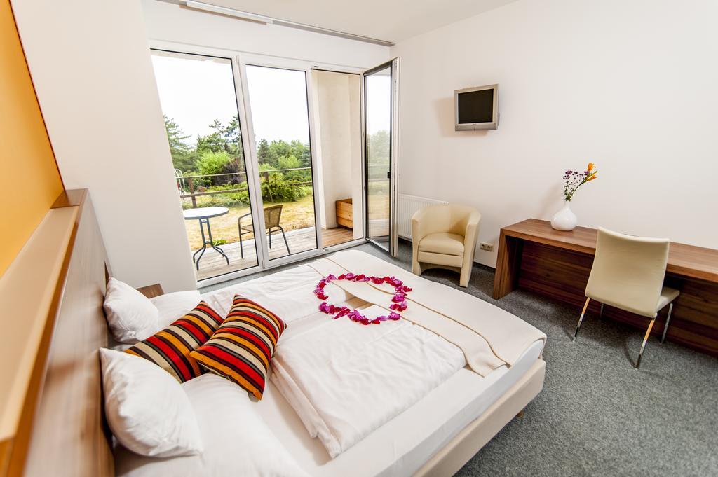 Amethysthotel Mantler Maissau Bagian luar foto